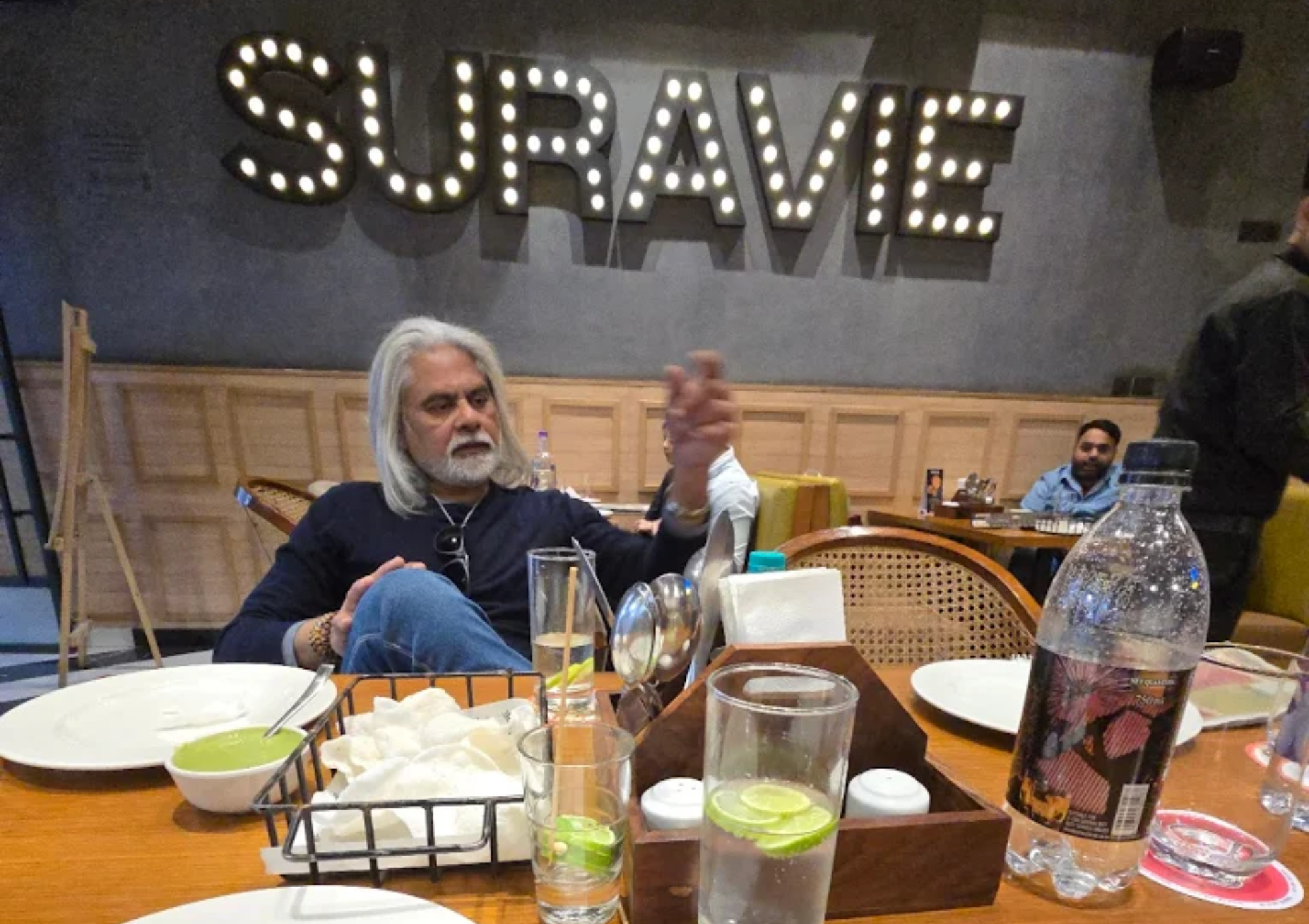 Super Easy Smooth and Creamy Hummus